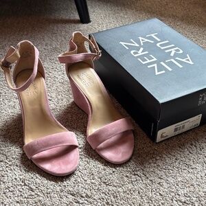 Naturalizer Kierra wedge suede sandals in Rosewood